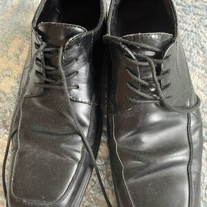 Men’s Kenneth Cole Reaction Glossy Black Oxfords size 10m